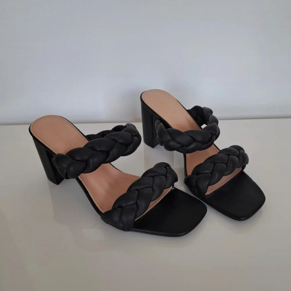 Envy Size 39 Uk 6 Black 'Knot To Miss' Braided Faux Leather Heel Sandals, Mules. - Picture 1 of 14